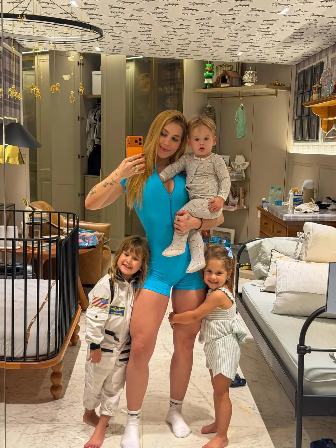 Filho de Virginia e Zé Felipe chama mãe de Vini Jr de 'vovó' (Foto: Redes Sociais)