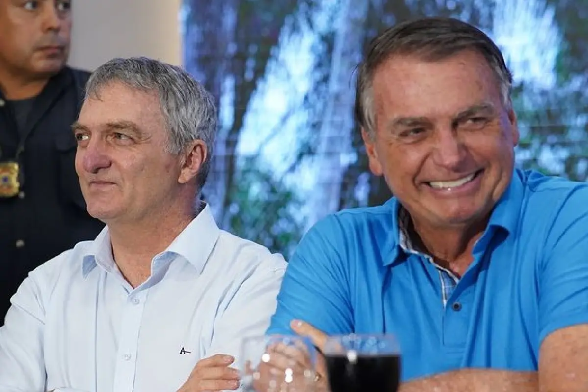 Bolsonaro ao lado do irmão Renato - Reprodução/ Redes sociais
