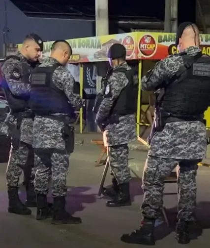 Homens são mortos a tiros em frente a bar (Foto: Força Tática MT)