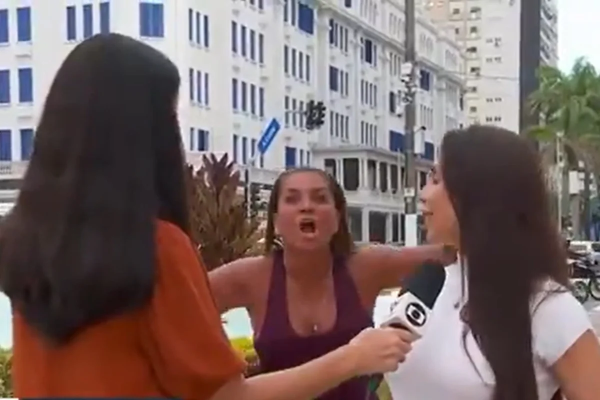 Mulher interrompe jornal ao vivo e xinga emissora durante reportagem; veja