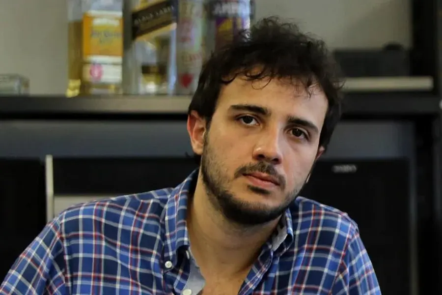 Pré-candidato à presidência faz ameaças a Flávio Bolsonaro: 'O traíra tem que morrer'