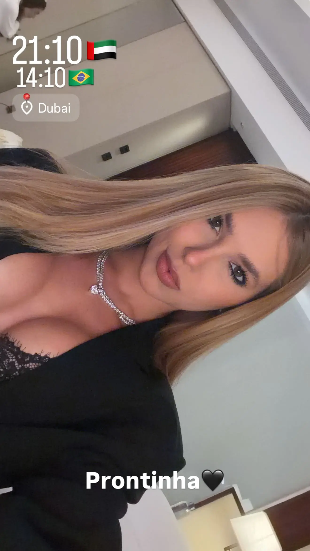 Virginia aparece de lingerie em noite romântica ao lado de Vini Jr. (Foto: Redes Sociais)