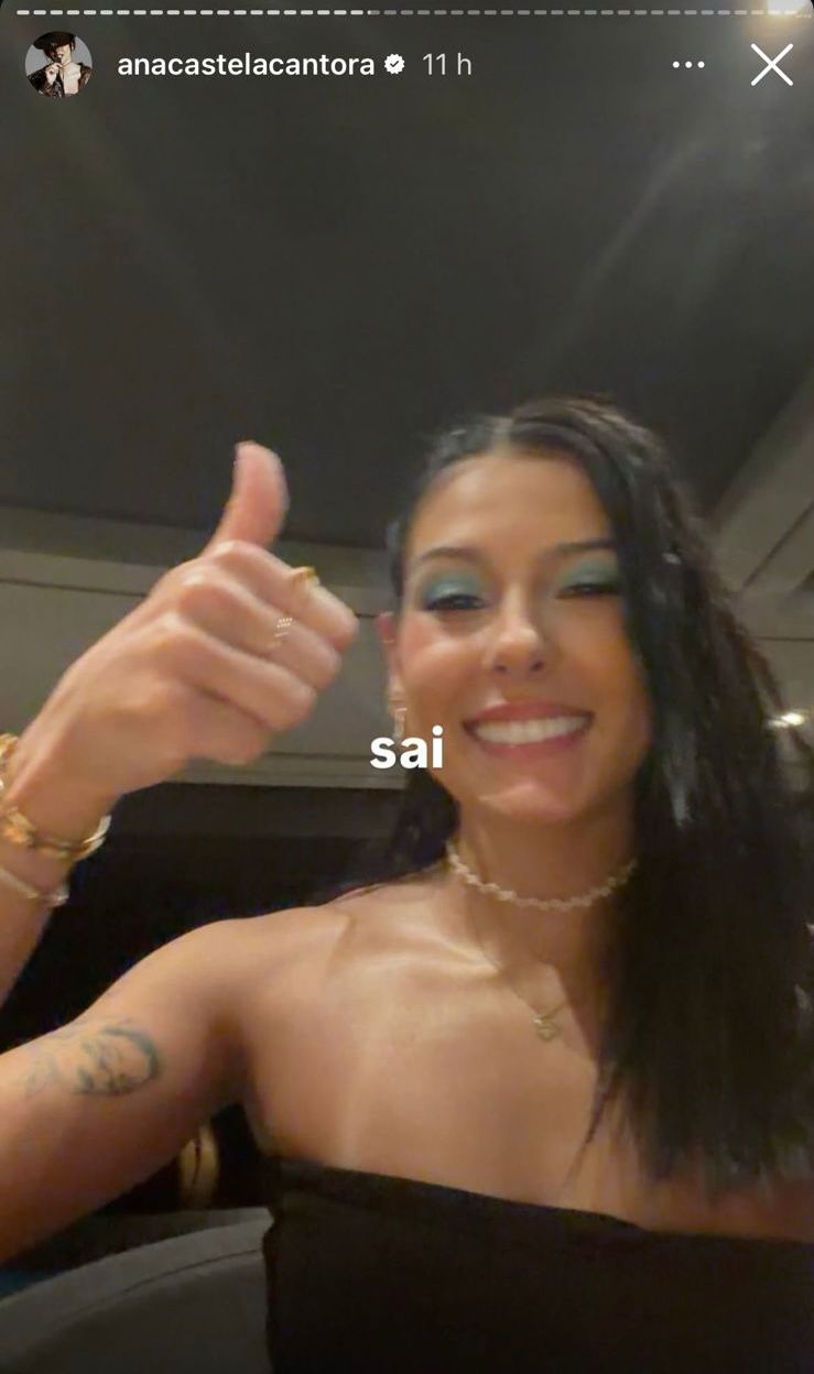 Ana Castela após sair do elevador 