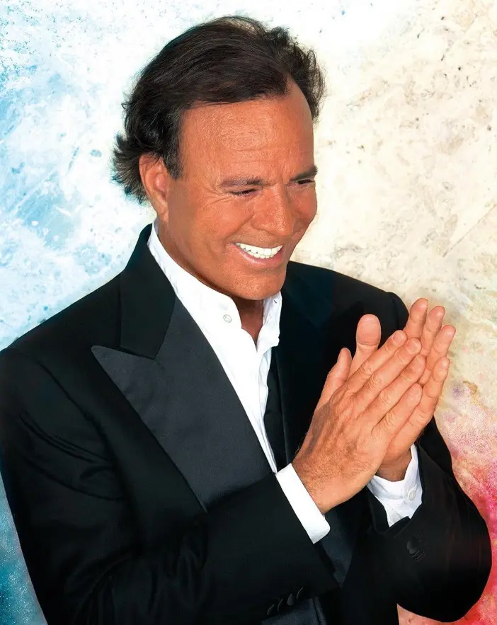 Julio Iglesias (Reprodução/Redes Sociais)