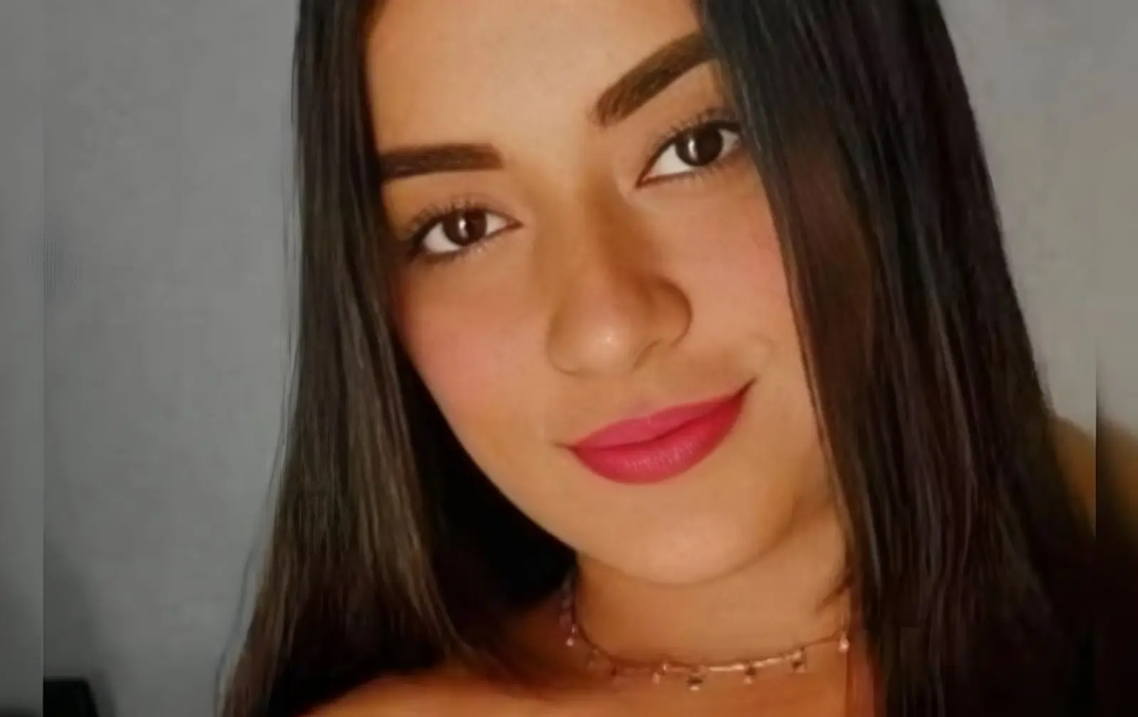 Jovem é encontrada morta em piscina e polícia investiga o que aconteceu (Foto: Reprodução/Redes sociais)