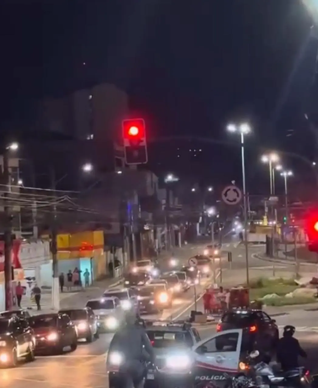 Motoboy reclama de pedido errado e acaba sendo agredido com barra de ferro (Foto: Reprodução/Redes sociais)