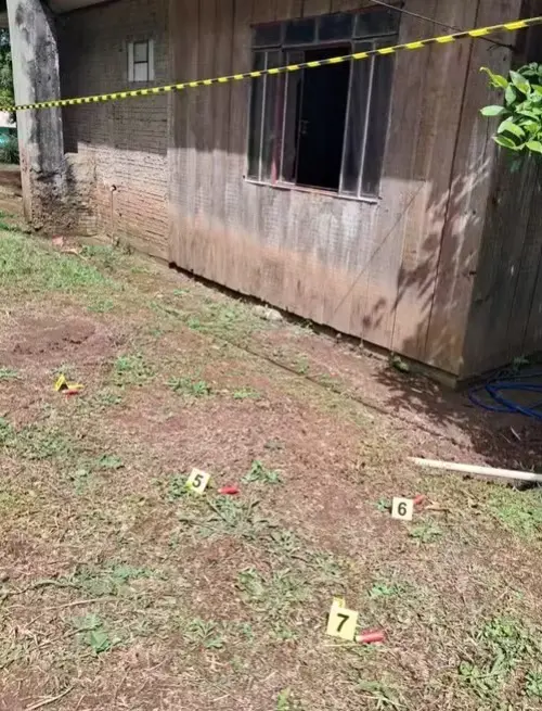 Residência atingida ( Foto: PM-PR) 