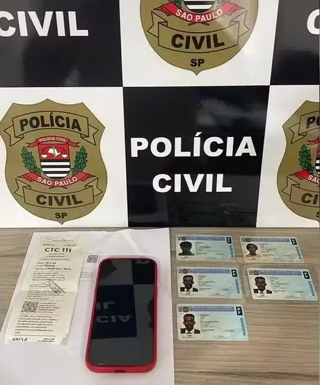 Angolano preso (Foto: Divulgação / Polícia Civil)