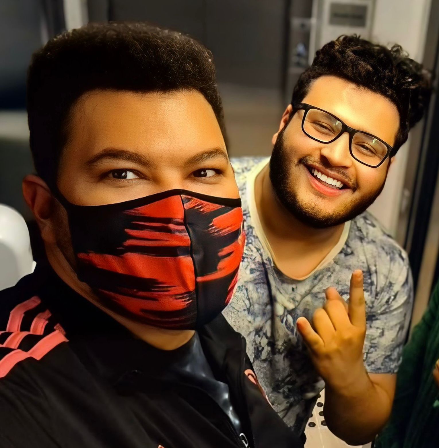 Babu Santana e Victor Hugo Teixeira permaneceram amigos após o BBB 20 || Reprodução: Redes Sociais 
