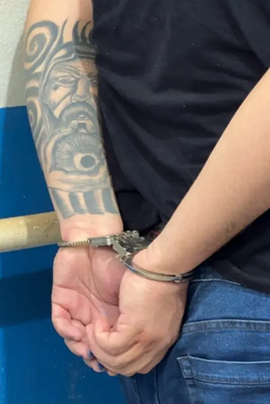 Bilhete com pedido de ajuda levou a Polícia Militar a resgatar mulher mantida em cárcere privado dentro de casa, em Lucas do Rio Verde (MT). Foto: Reprodução /PM.
