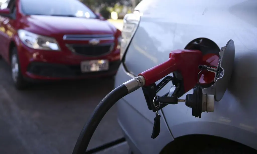 Aumento de imposto sobre gasolina, diesel e gás de cozinha (Foto: Agência Brasil