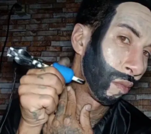 Fã tatua o próprio rosto para ficar parecido com Gusttavo Lima; veja