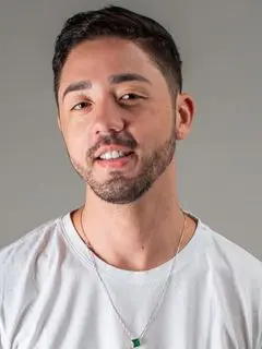 Rico Melquiades revela planos de passar por cirurgia para diminuir a altura em 4 cm; anúncio gerou repercussão nas redes sociais. Foto: Divulgação.
