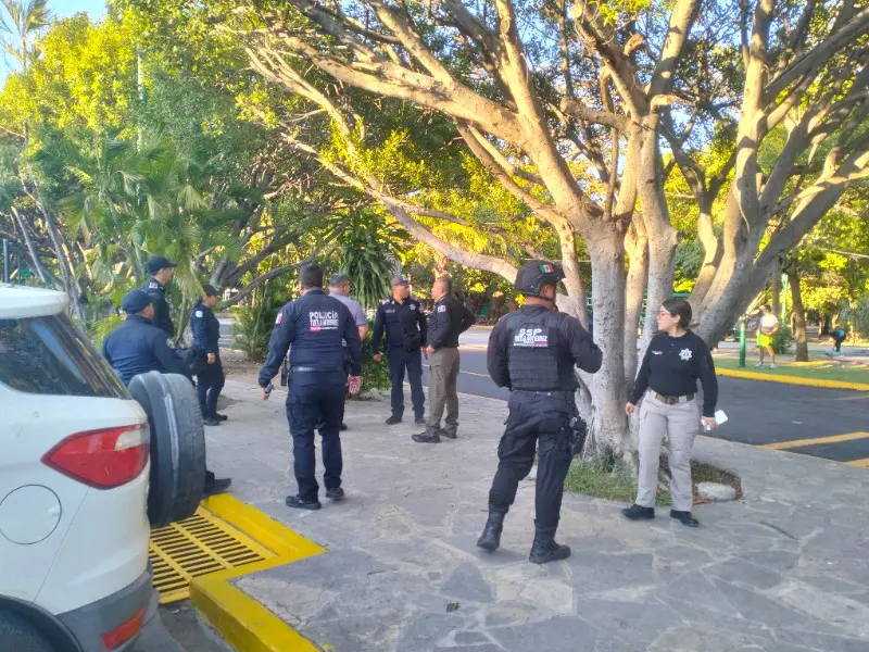 Autoridades no local onde cabeça foi encontrada no México - Foto: meganoticias