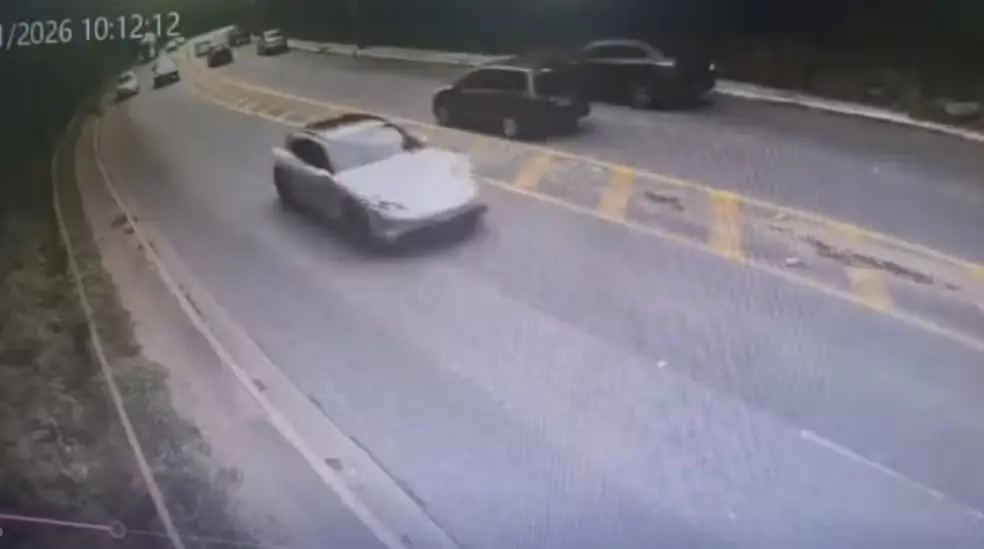 Advogado é perseguido pela polícia com Porsche roubado em Alphaville (Foto: Reprodução)