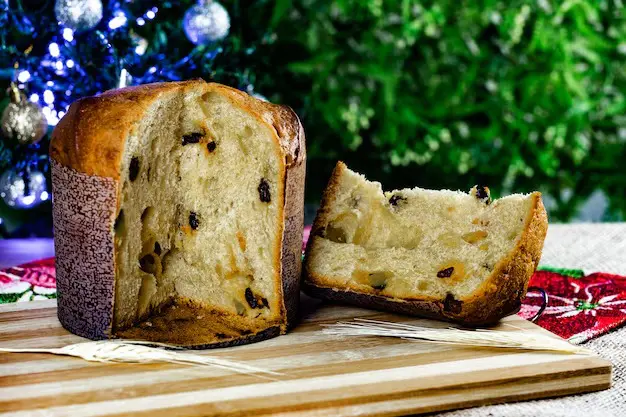Anvisa proibiu a venda, distribuição e consumo de panetones contaminados com fungos encontrados na superfície dos produtos. Foto: Freepik.