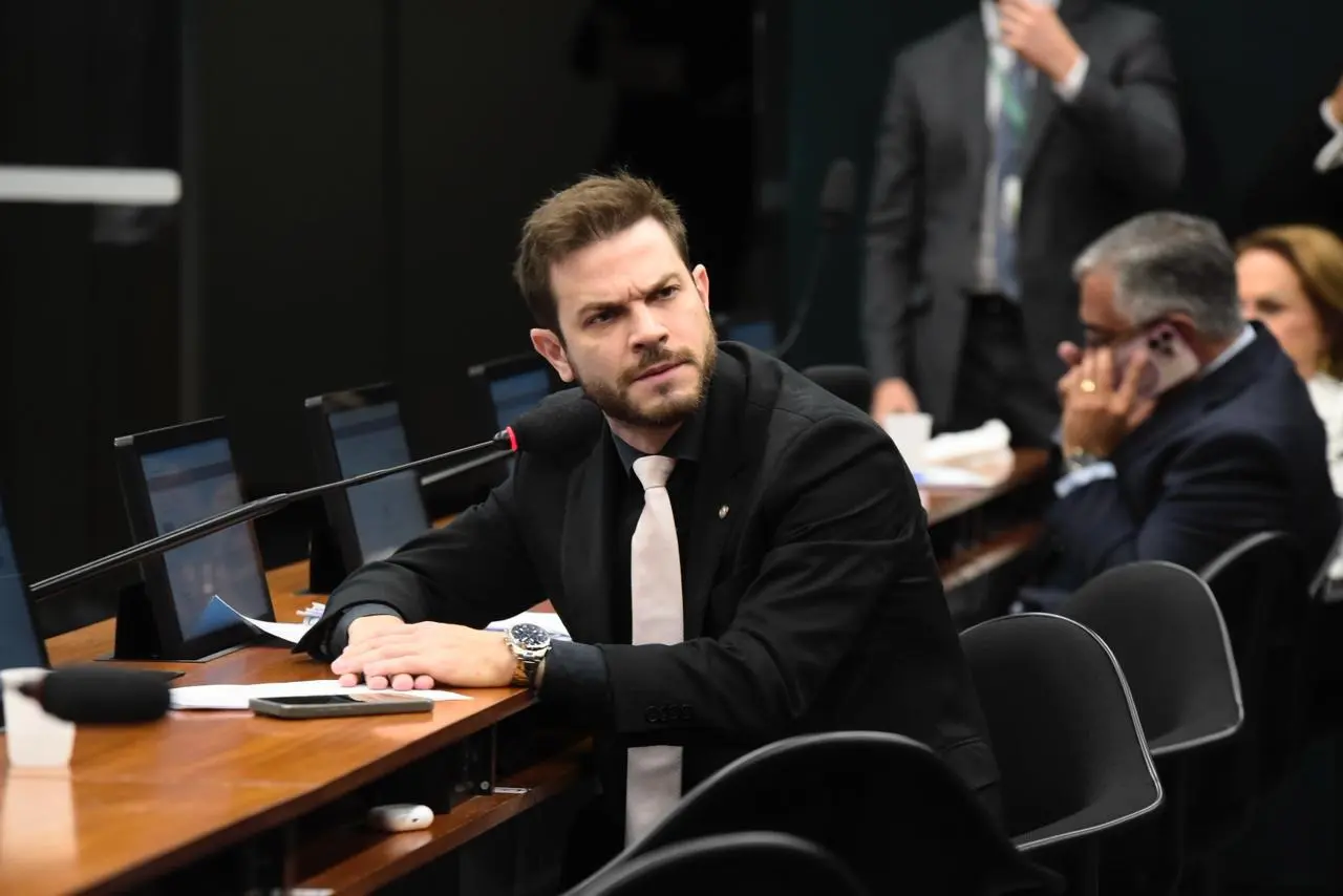 Leis de proteção animal são ‘quase nulas’, diz deputado Felipe Becari sobre caso do cão Orelha
