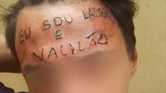 'Ladrão e vacilão': homem que teve testa tatuada após roubo é preso (Foto: Reprodução/Redes sociais)