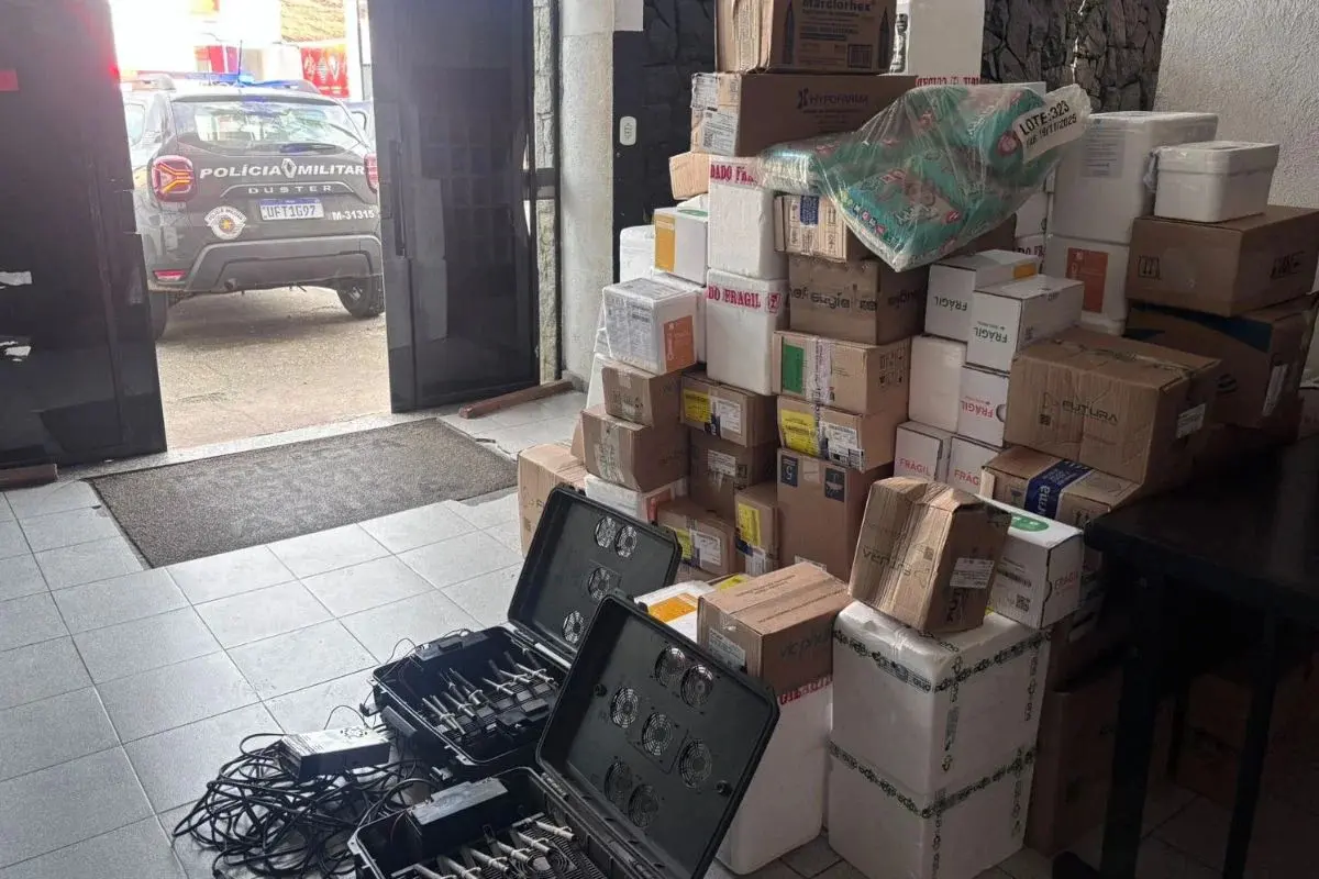 Polícia recupera carga milionária de medicamentos após perseguição em São Paulo - Foto: divulgação/Polícia Militar