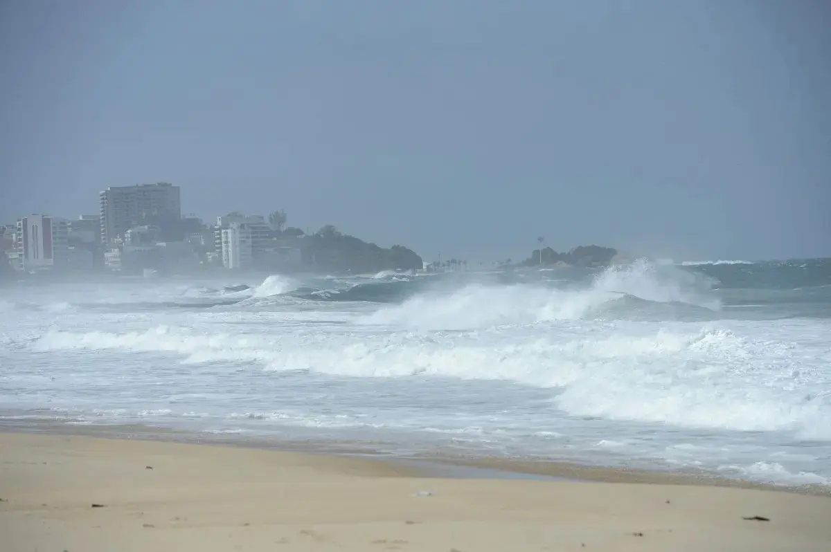 Buscas por adolescente desaparecido em Copacabana entram no segundo dia após virada do ano