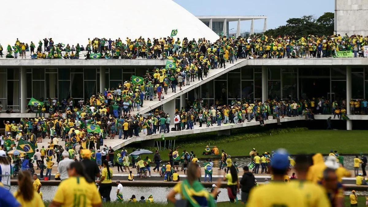 8 de janeiro: 3 anos depois, mais de 800 já foram condenados pelo STF