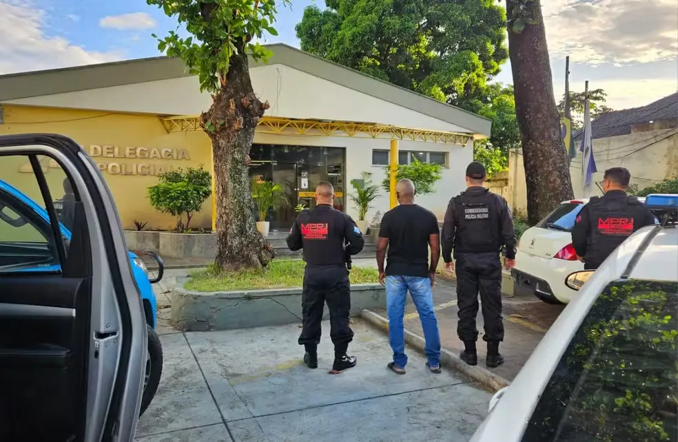 MPRJ prende policiais aposentados em nova fase de operação contra segurança armada de Rogério Andrade - Foto: reprodução