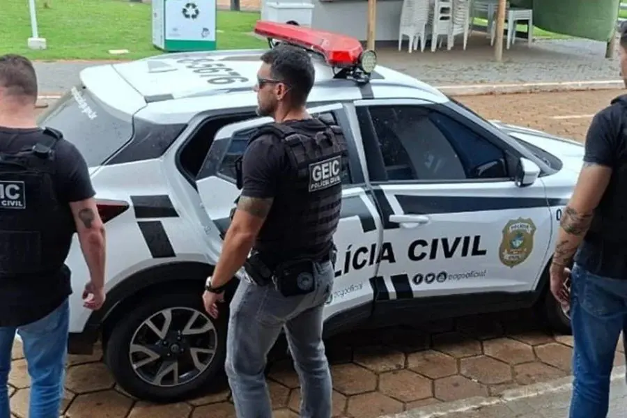 Homem é preso após agredir mulher com pá (Foto: Polícia Civil GO)