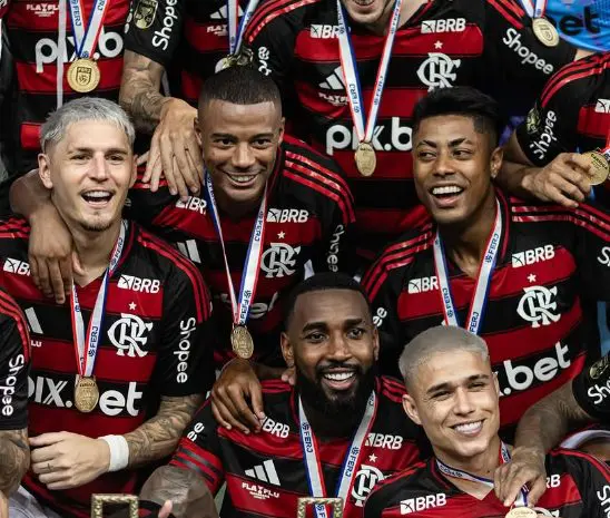 Flamengo aciona Gerson na Justiça (Foto: Reprodução / Redes Sociais)
