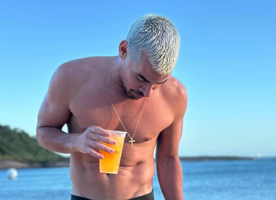 Ator publicou vídeo dançando nas redes (Foto: Reprodução / Redes Sociais)