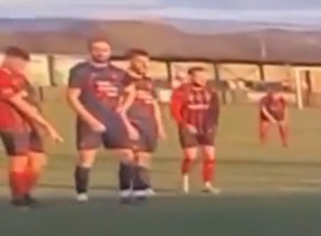 Jogador é preso após acertar cotovelada (Foto: Reprodução)