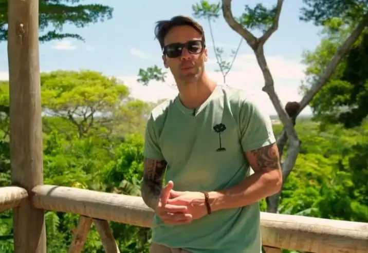 Daniel Cady exibe sítio onde vive (Foto: Reprodução / YouTube)