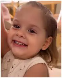 Maria Flor reage com indignação ao ver Vinícius Júnior cair durante o jogo entre Real Madrid e Betis; vídeo foi compartilhado por Duda Freire nas redes sociais. Foto: Divulgação / Redes sociais.