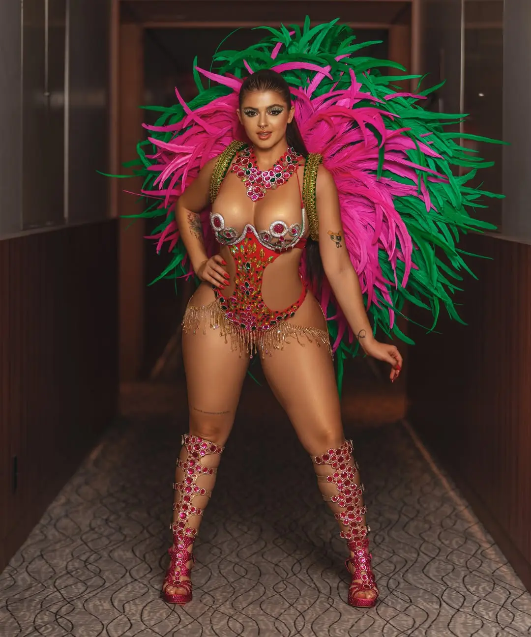 Miss Bumbum é internada após usar super cola nas partes íntimas (Foto: Reprodução/Redes sociais)