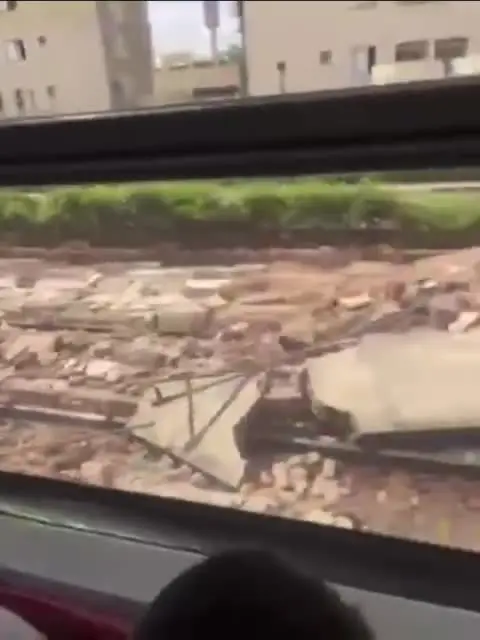 Trecho da via férrea no Brás após queda de muro de condomínio, que impactou a circulação da Linha 12-Safira da CPTM. Foto: Reprodução.