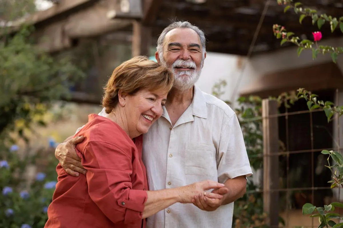 Conheça os benefícios garantidos para quem tem 60 anos ou mais no Brasil