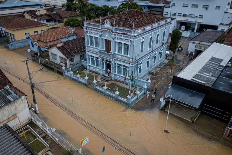 Banco do Brasil anuncia pacote emergencial com doação e crédito especial para vítimas das enchentes na Zona da Mata mineira. Foto: Diego Campos/Secom-PR.