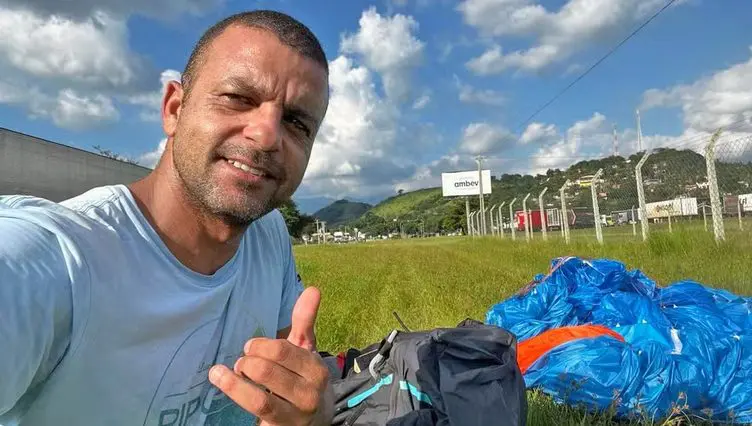 Queda de asa-delta no Rio causa morte e deixa ferido em estado grave (Foto: Redes Sociais)