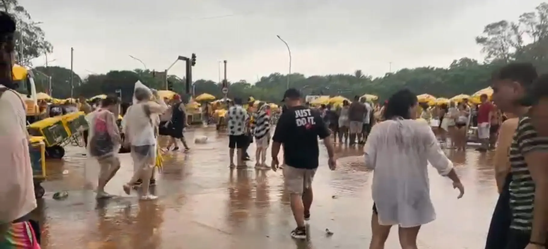 Alagamentos surpreendem foliões no carnaval de São Paulo