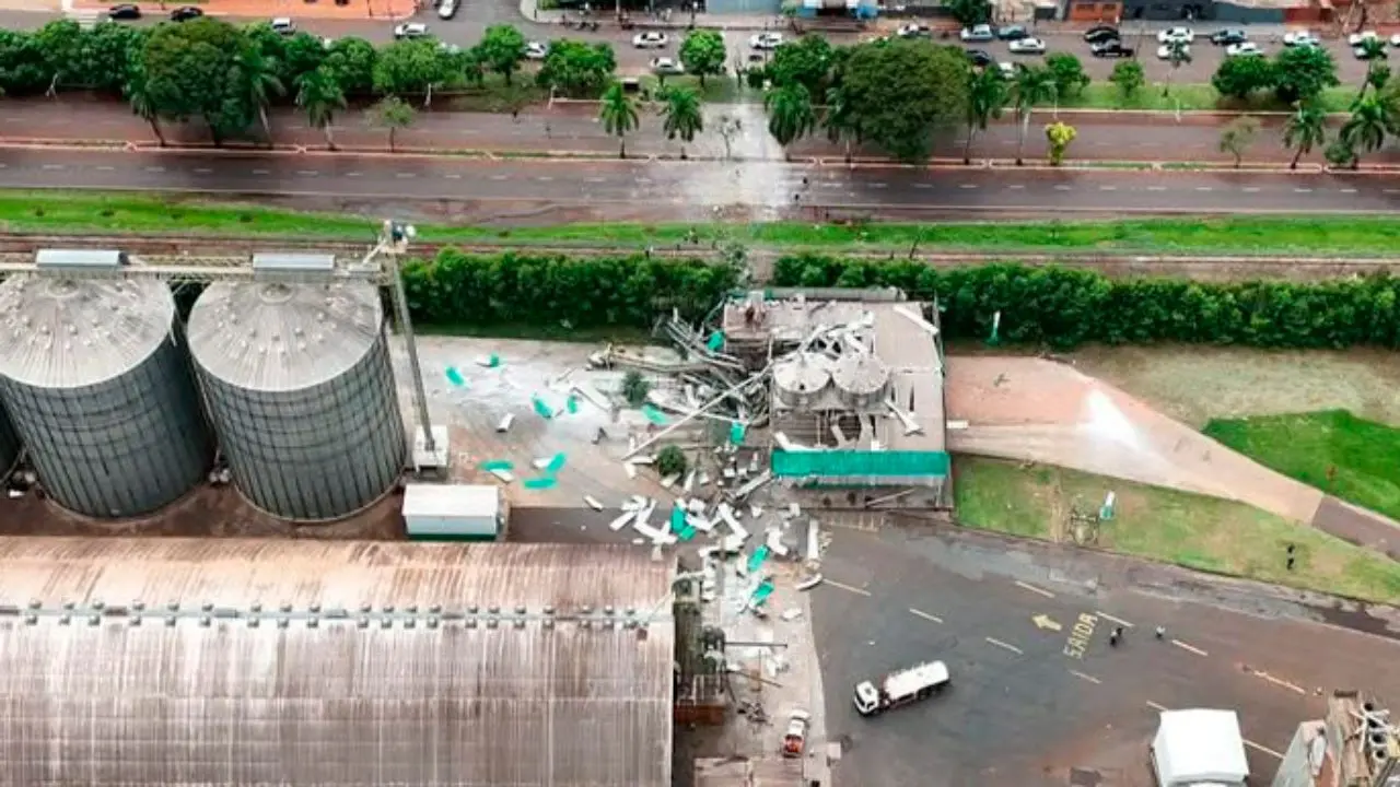 Explosão em silo da Coopermota (Foto: Defesa Civil de CM)