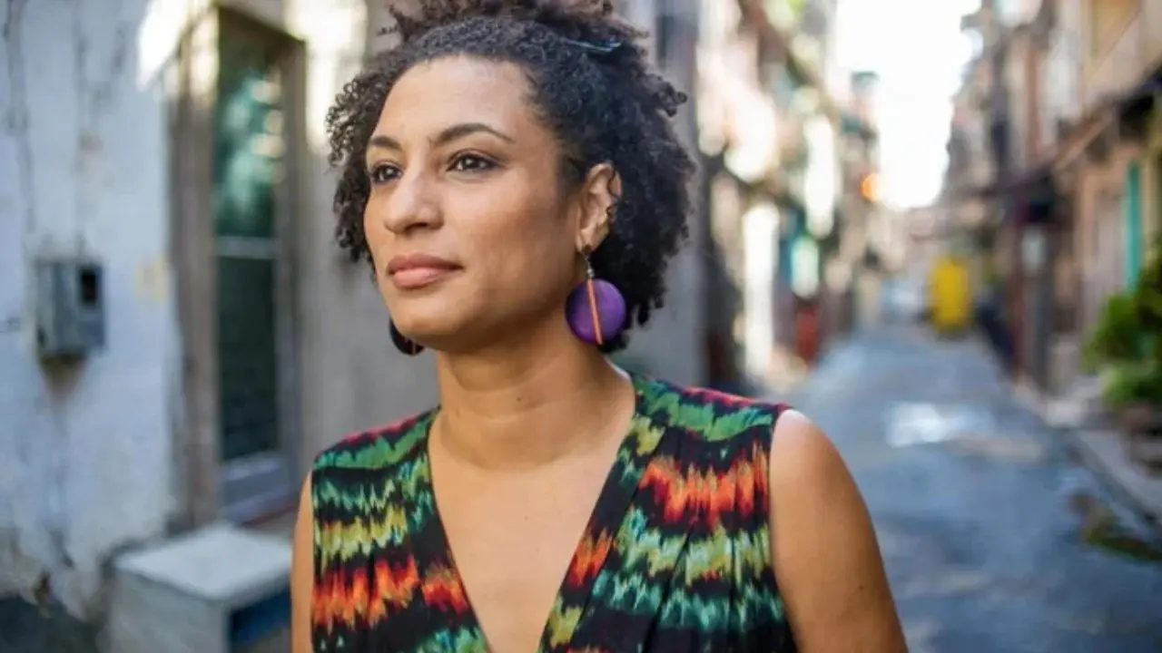 Abalado com a sentença que condenou Domingos e Chiquinho Brazão, o pai de Marielle Franco agradeceu à imprensa e disse ter passado mal após a decisão. Foto: Divulgação.