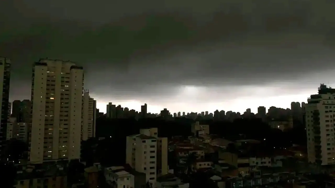 Temporal em São Paulo (Foto: Paulo Pinto/ Agência Brasil)