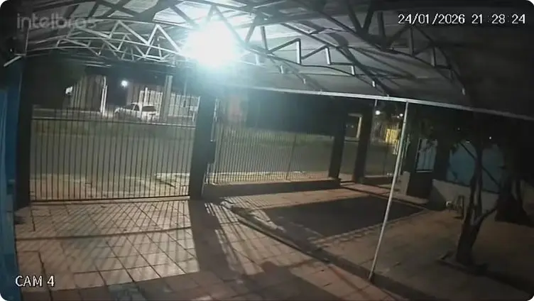 Vídeo de câmera de segurança mostra movimentação suspeita em casa de família desaparecida (Foto: Reprodução)
