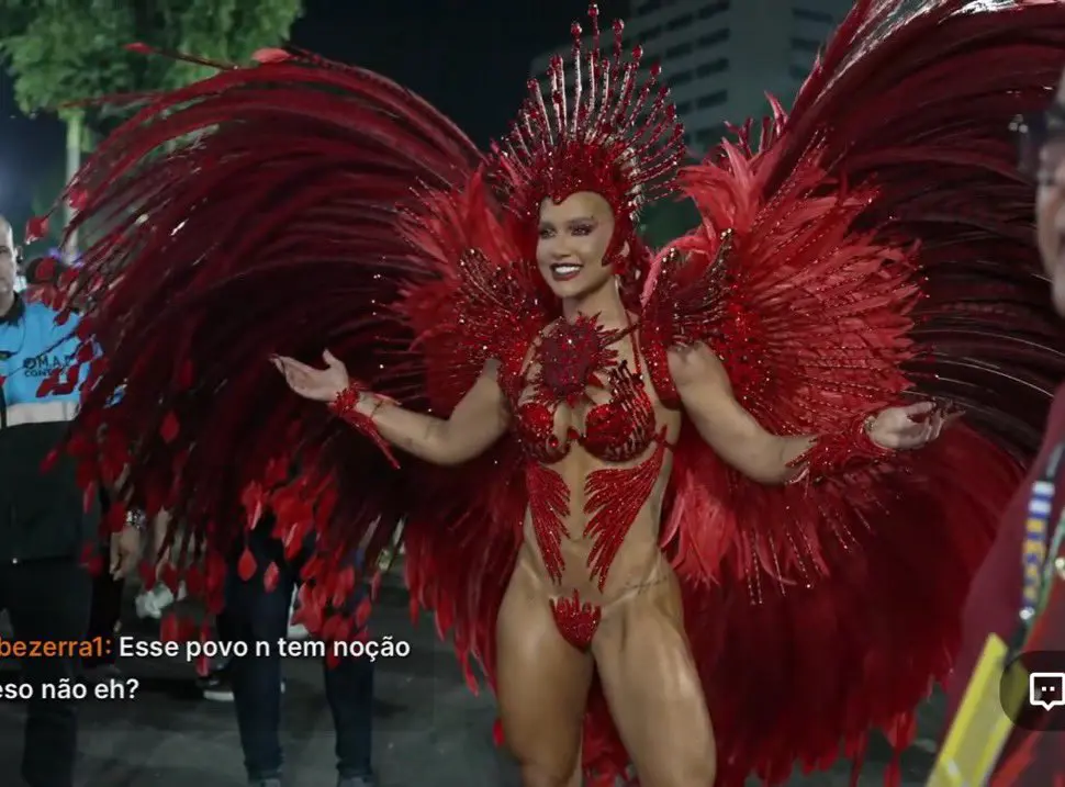 Virginia leva amuleto de Vini Jr. para desfile na Grande Rio