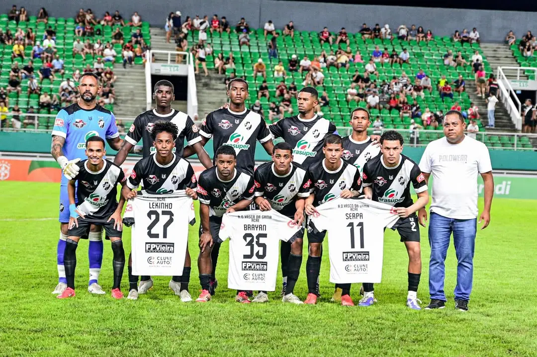 Novo time de goleiro Bruno faz homenagem a atletas suspeitos de estupro coletivo