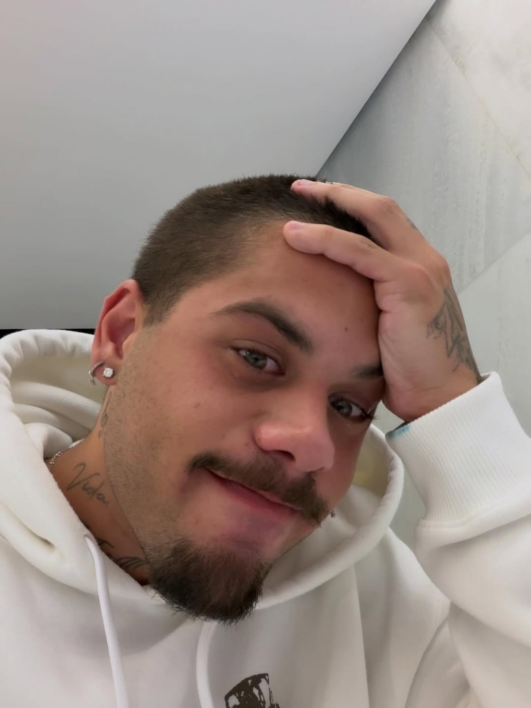 zé felipe chorando
