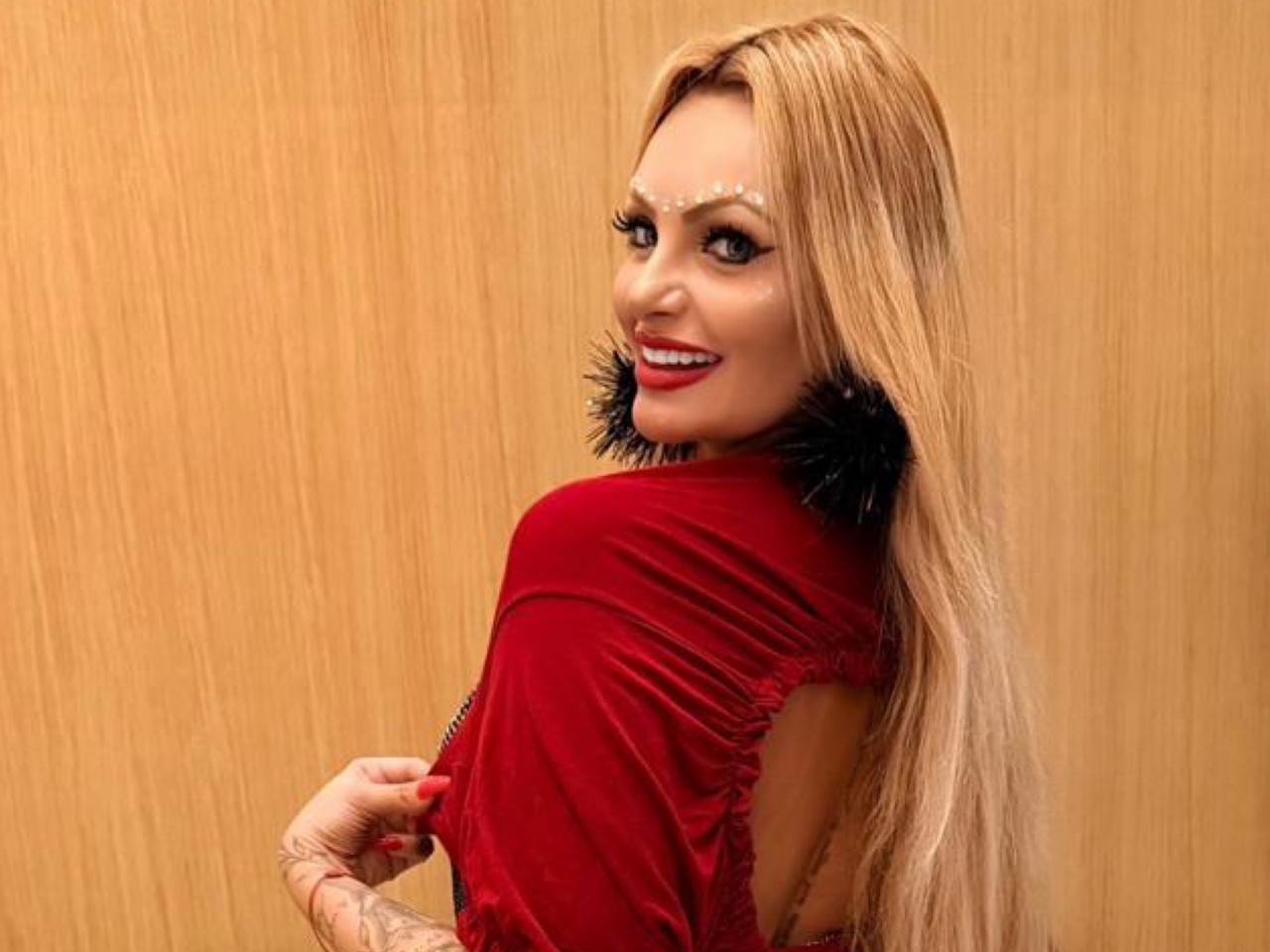 Mulher Pêra revela dieta curiosa horas antes de entrar na avenida || Reprodução: Arquivo Cedido ao BacciNotícias 