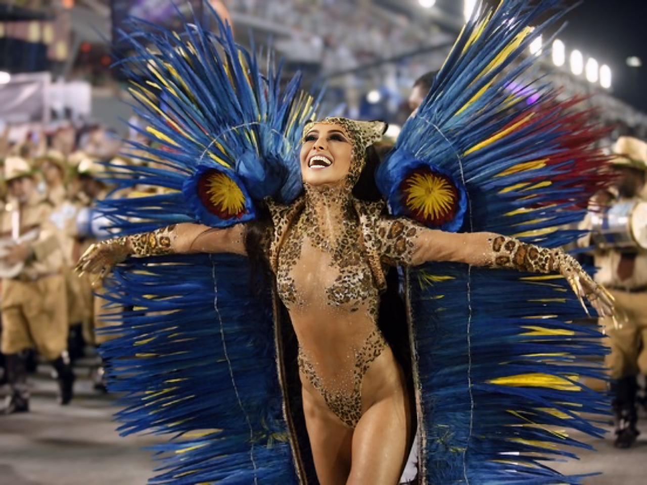 Sabrina Sato em desfile no Carnaval de 2014 