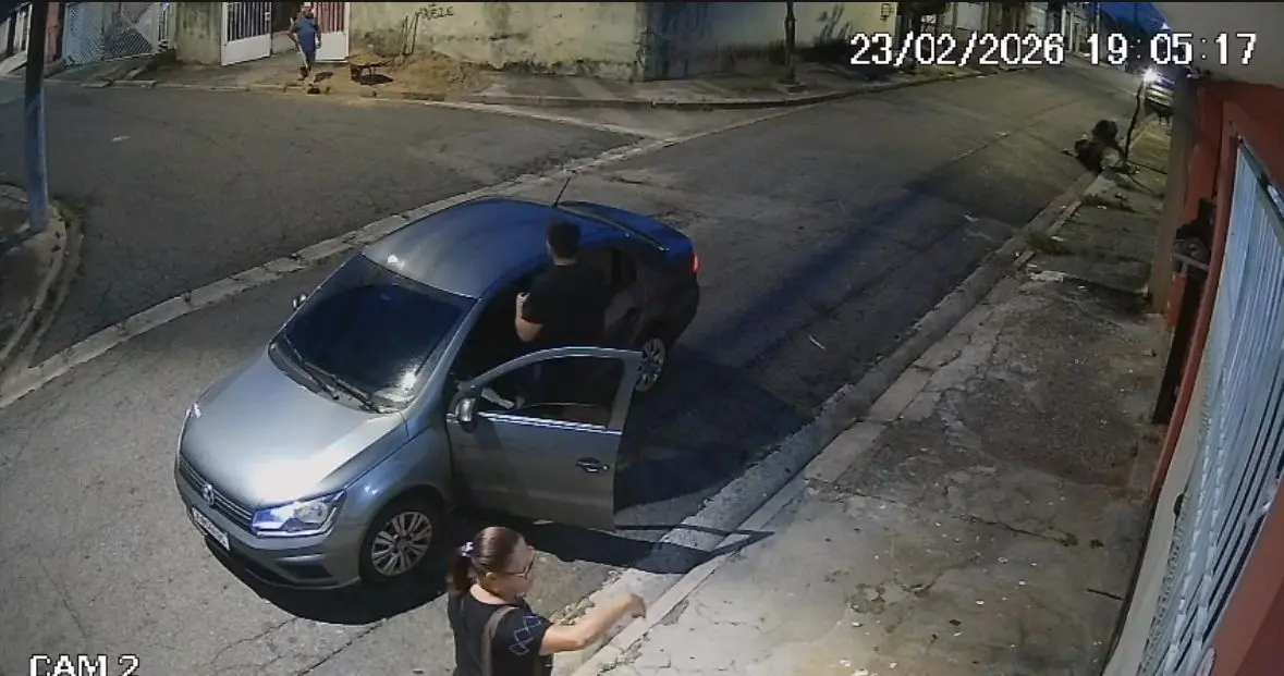 Homem é preso em flagrante após tentar matar ex-namorada a facadas (Foto: Reprodução)