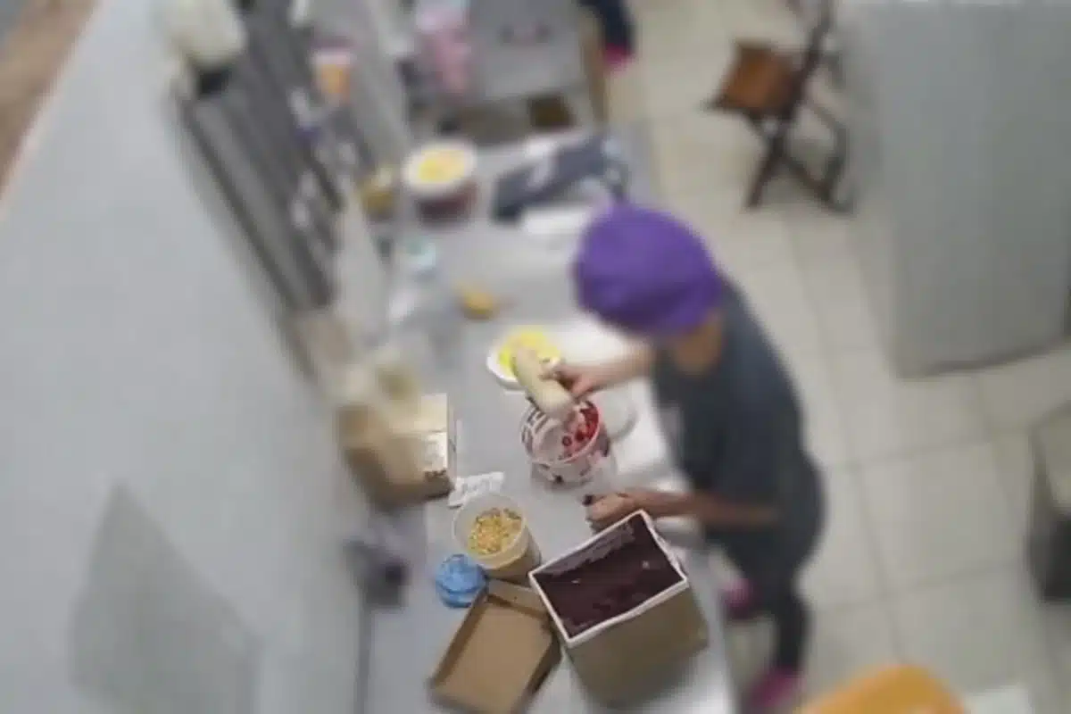Preparação do açaí na loja que houve o caso do possível envenenamento. Foto: Correio do Interior 