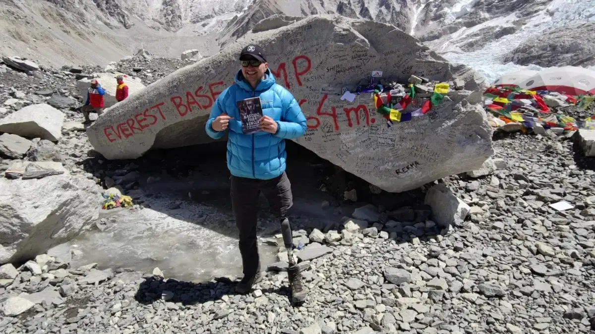 Brasileiro supera cinco diagnósticos de câncer e escala Monte Everest